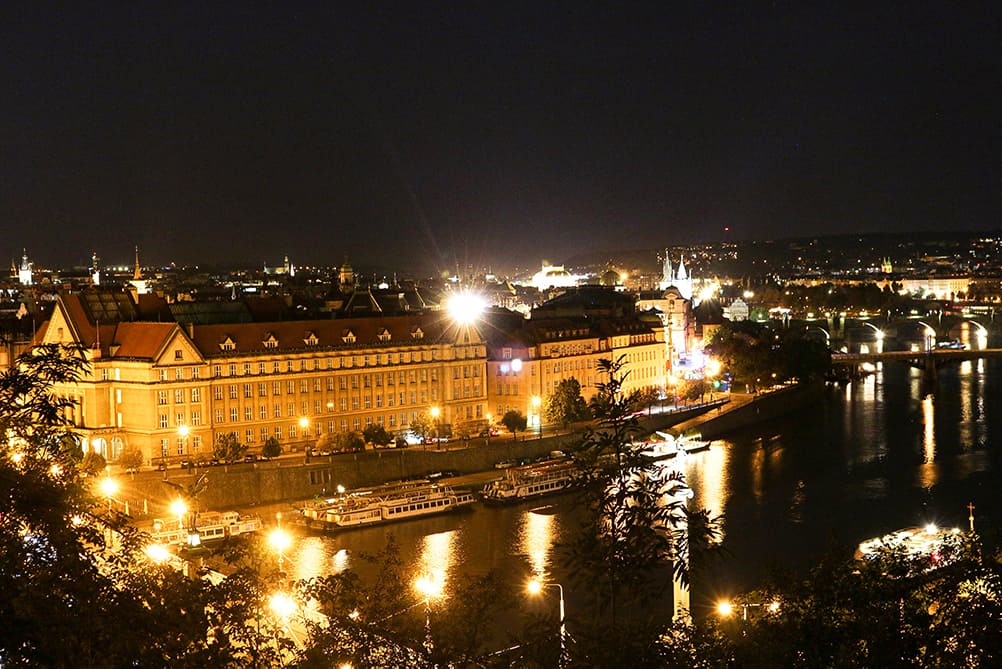Blick über die Stadt Prag Nachts