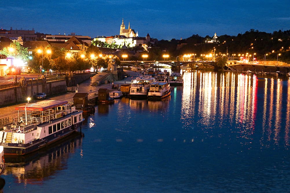 Moldau bei Nacht Prag
